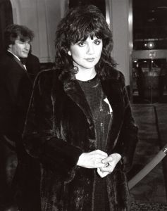 Linda Ronstadt 1983, New York, NYC.jpg